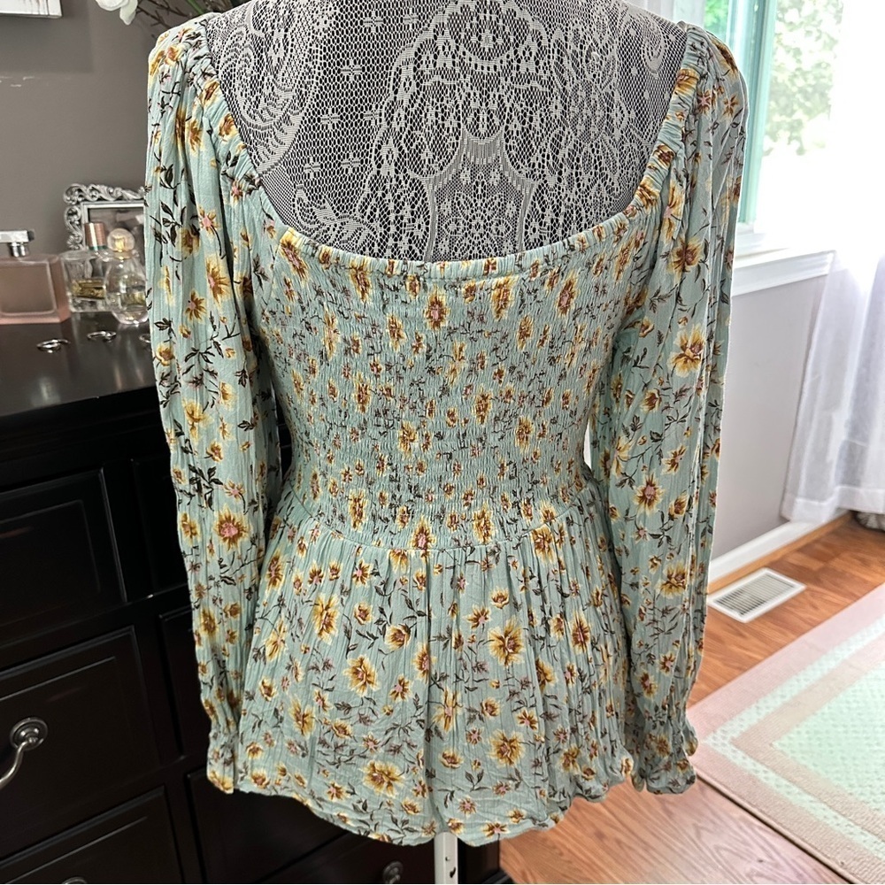 Angie Floral Sage Green Babydoll Long Sleeve Boho Smocked Peplum Top Size Small - Picture 7 of 16
